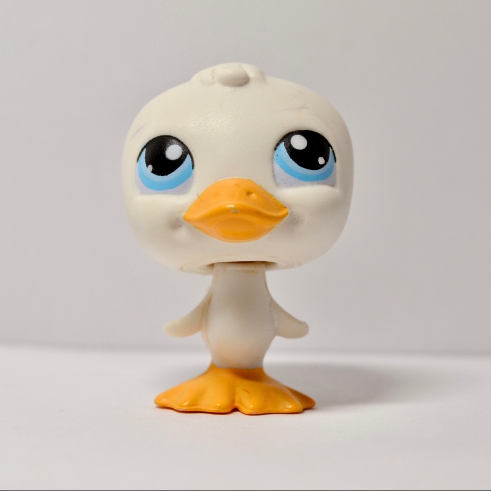 Littlest Pet Shop Authentic # 108 White Yellow Duck Blue Eyes